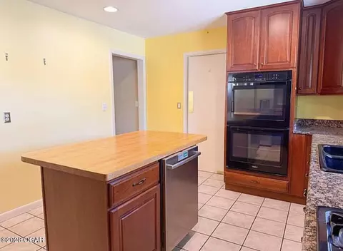 Kitchen - 2402 E 11th Street Joplin Mo 64801 St, Joplin, MO 64801 photo 4 of 4