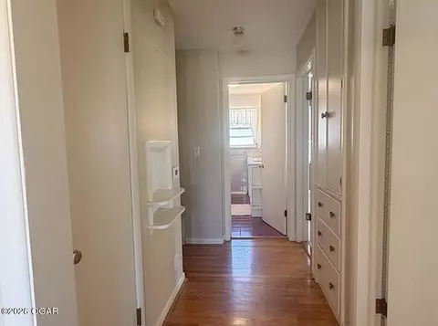 Entry Way - 2402 E 11th Street Joplin Mo 64801 St, Joplin, MO 64801 photo 1 of 2