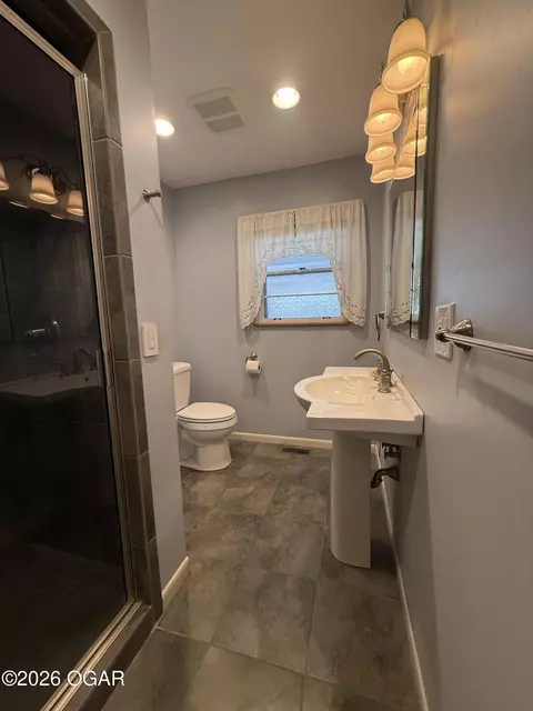 Bath - 2402 E 11th Street Joplin Mo 64801 St, Joplin, MO 64801 photo 3 of 6