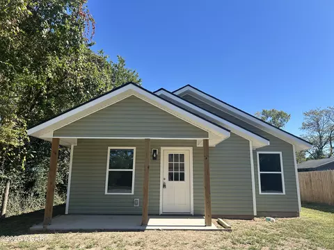 405 S Walnut Street Carterville Mo 64835 St, Carterville, MO 64835