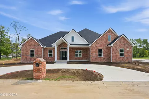 1211 Lake Shore Drive Joplin Mo 64801 Dr, Joplin, MO 64801