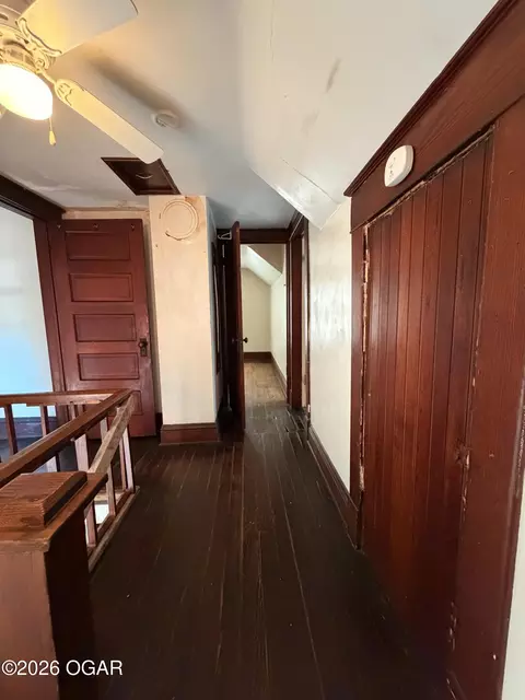 Entry Way - 1032 Valley Street Carthage Mo 64836 St, Carthage, MO 64836 photo 3 of 3