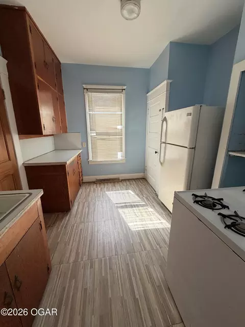 Kitchen - 1032 Valley Street Carthage Mo 64836 St, Carthage, MO 64836 photo 1 of 2