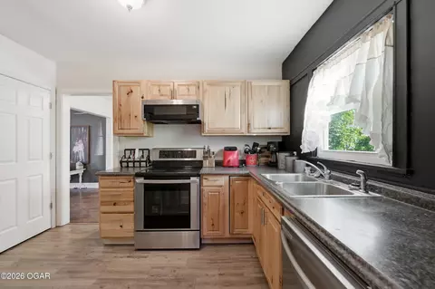 Kitchen - 110 E 9th Street Carthage Mo 64836 St, Carthage, MO 64836 photo 3 of 3