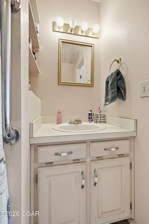 Bath - 19214 Nectar Road Jasper Mo 64755 Rd, Jasper, MO 64755 photo 2 of 4