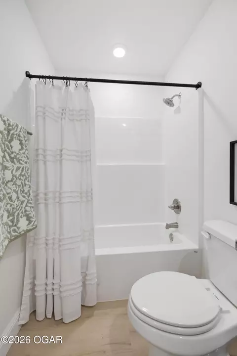 Bath - 1959 E 18th Street Joplin Mo 64804 St, Joplin, MO 64804 photo 2 of 5