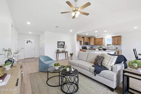 Living - 1959 E 18th Street Joplin Mo 64804 St, Joplin, MO 64804 photo 2 of 2