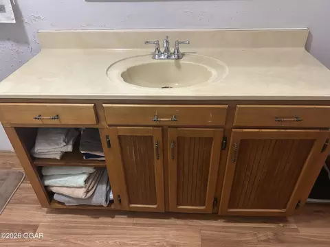Bath - 504 Jackson Avenue Jasper Mo 64755 Ave, Jasper, MO 64755 photo 4 of 5