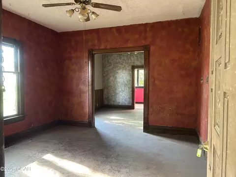 Living - 724 E Grand Avenue Neosho Mo 64850 Ave, Neosho, MO 64850 photo 1 of 3