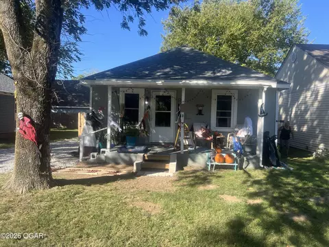 317 Military Avenue Baxter Springs Ks 66713 Ave, Baxter Springs, KS 66713