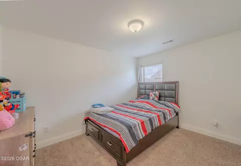 Bedroom - 2015 Bogey Lane Neosho Mo 64850 Ln, Neosho, MO 64850 photo 2 of 3