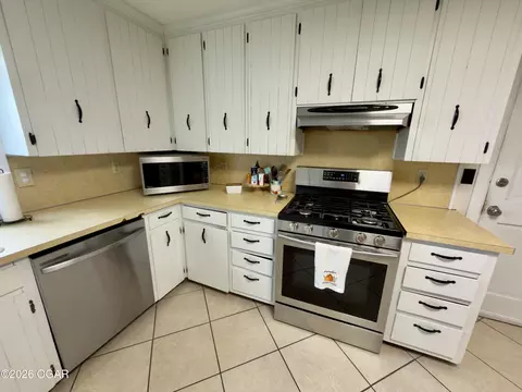 Kitchen - 17115 Pembrook Road Carthage Mo 64836 Rd, Carthage, MO 64836 photo 1 of 5