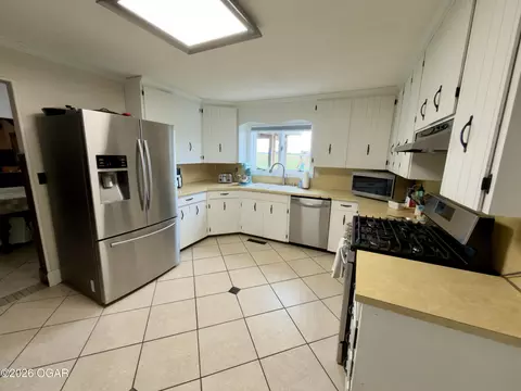 Kitchen - 17115 Pembrook Road Carthage Mo 64836 Rd, Carthage, MO 64836 photo 5 of 5