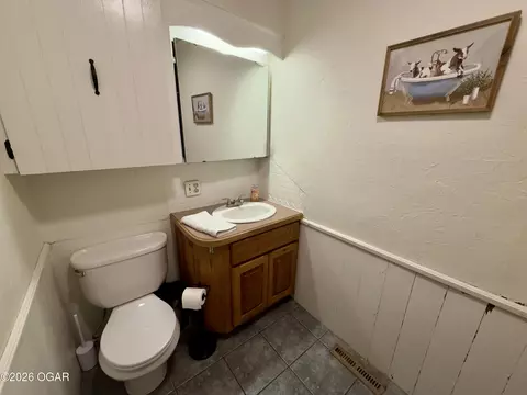 Bath - 17115 Pembrook Road Carthage Mo 64836 Rd, Carthage, MO 64836 photo 3 of 4