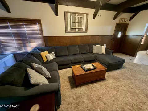 Living - 17115 Pembrook Road Carthage Mo 64836 Rd, Carthage, MO 64836 photo 3 of 3