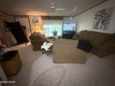 Living - 925 E Myrtle Street Independence Ks 67301 St, Independence, KS 67301 photo 2 of 2