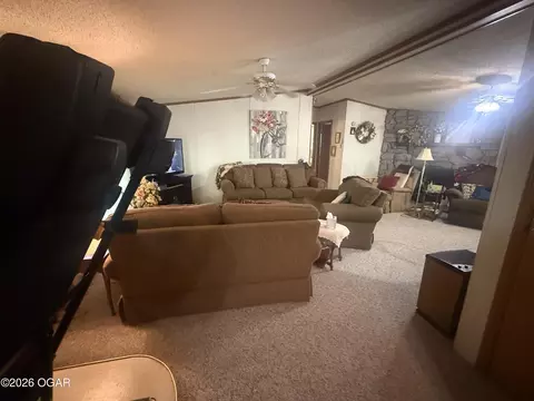 Living - 925 E Myrtle Street Independence Ks 67301 St, Independence, KS 67301 photo 1 of 2