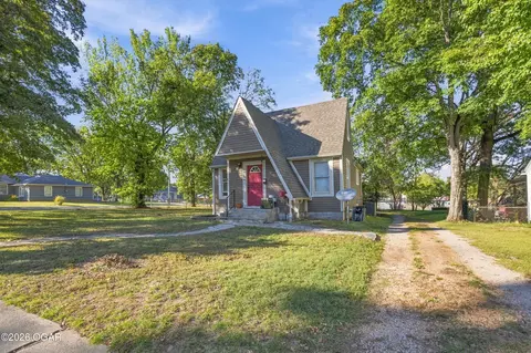 603 E Centennial Avenue Carthage Mo 64836 Ave, Carthage, MO 64836