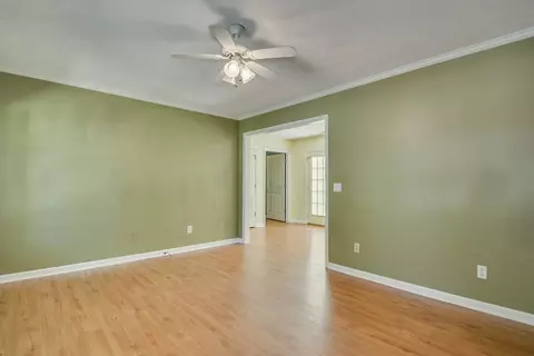 82 Baxter St, Williston, SC 29853 photo 4