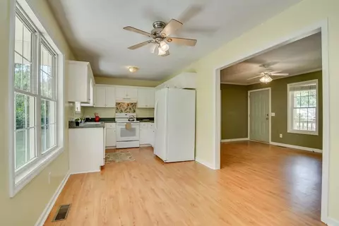 82 Baxter St, Williston, SC 29853 photo 7