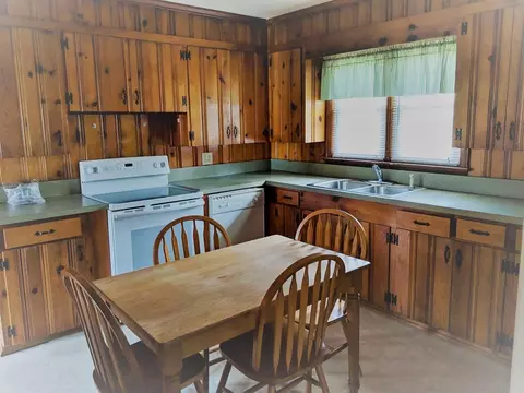 5734 Springfield Rd, Williston, SC 29853 photo 3