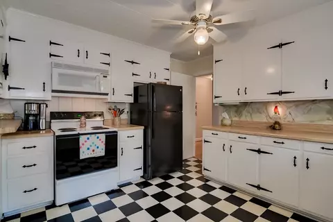 2 Forest Dr, Williston, SC 29853 photo 9