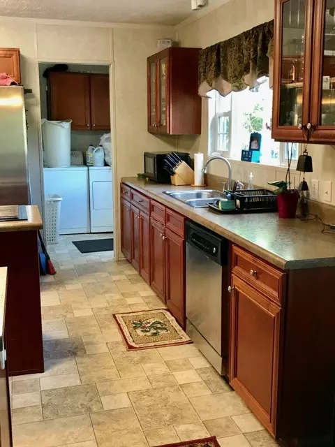 155 Leland St, Williston, SC 29853 photo 8