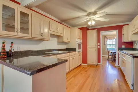6080 Springfield Rd, Williston, SC 29853 photo 9