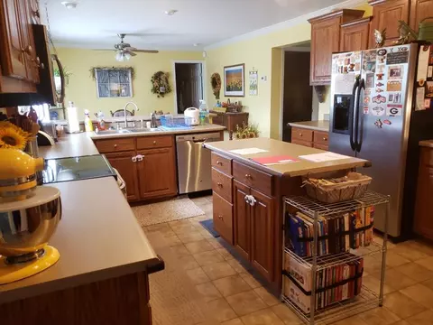 737 N Windsor Rd, Williston, SC 29853 photo 2