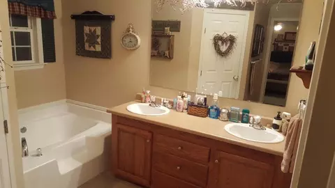 737 N Windsor Rd, Williston, SC 29853 photo 9