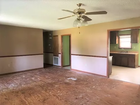 108 Circle Dr, Denmark, SC 29042 photo 2