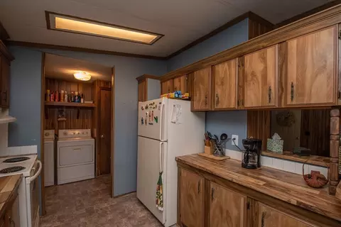 2369 Lake Dr, Williston, SC 29853 photo 9