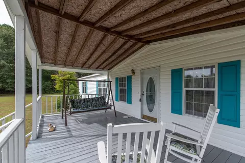 2379 Lake Dr, Williston, SC 29853 photo 2