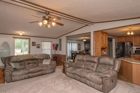 2379 Lake Dr, Williston, SC 29853 photo 6