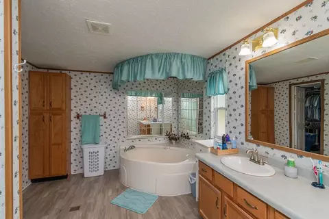 2379 Lake Dr, Williston, SC 29853 photo 12