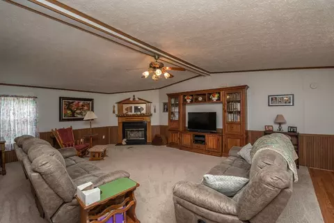 2379 Lake Dr, Williston, SC 29853 photo 4