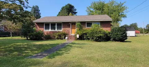 111 Sunnifield Dr, Williston, SC 29853 photo 1