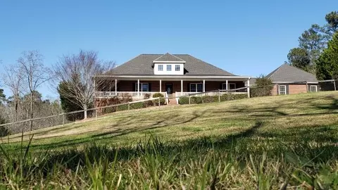 111 Armory Ct, Ninety Six, SC 29666