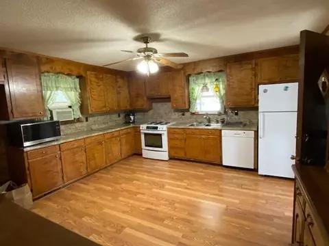 50 Ronald St, Williston, SC 29853 photo 6
