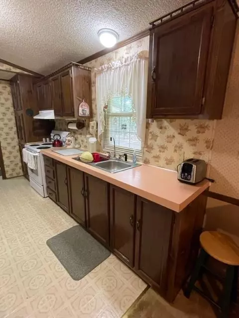 20 Keith Cir, Williston, SC 29853 photo 5