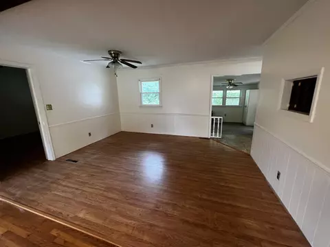 305 Maple St, Edgefield, SC 29824 photo 5