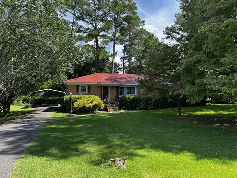 305 Maple St, Edgefield, SC 29824 photo 2