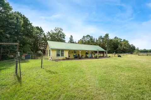 108 Webbs Pond Rd, Williston, SC 29853 photo 2