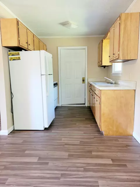 61 Savage St, Williston, SC 29853 photo 6