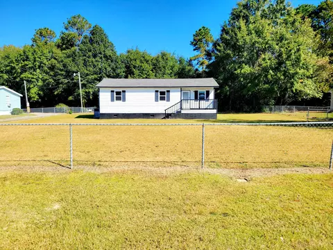 61 Savage St, Williston, SC 29853 photo 3