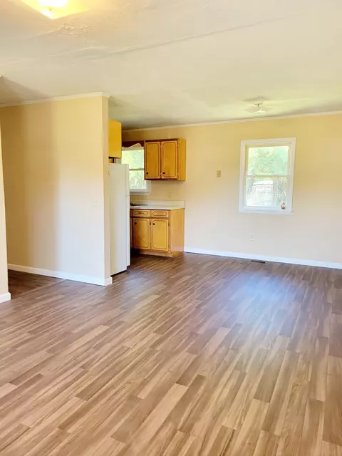61 Savage St, Williston, SC 29853 photo 5