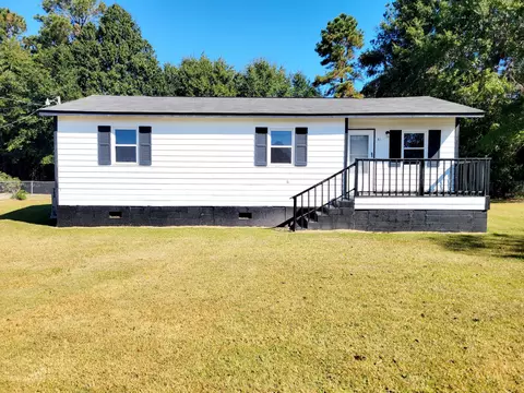 61 Savage St, Williston, SC 29853 photo 2