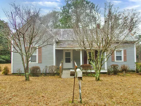 65 Pine St, Williston, SC 29853 photo 1