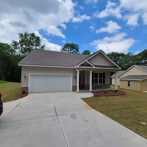 282 Pine St, Gloverville, SC 29828