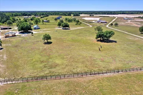 558 Pickett Post Rd, Windsor, SC 29856 photo 2